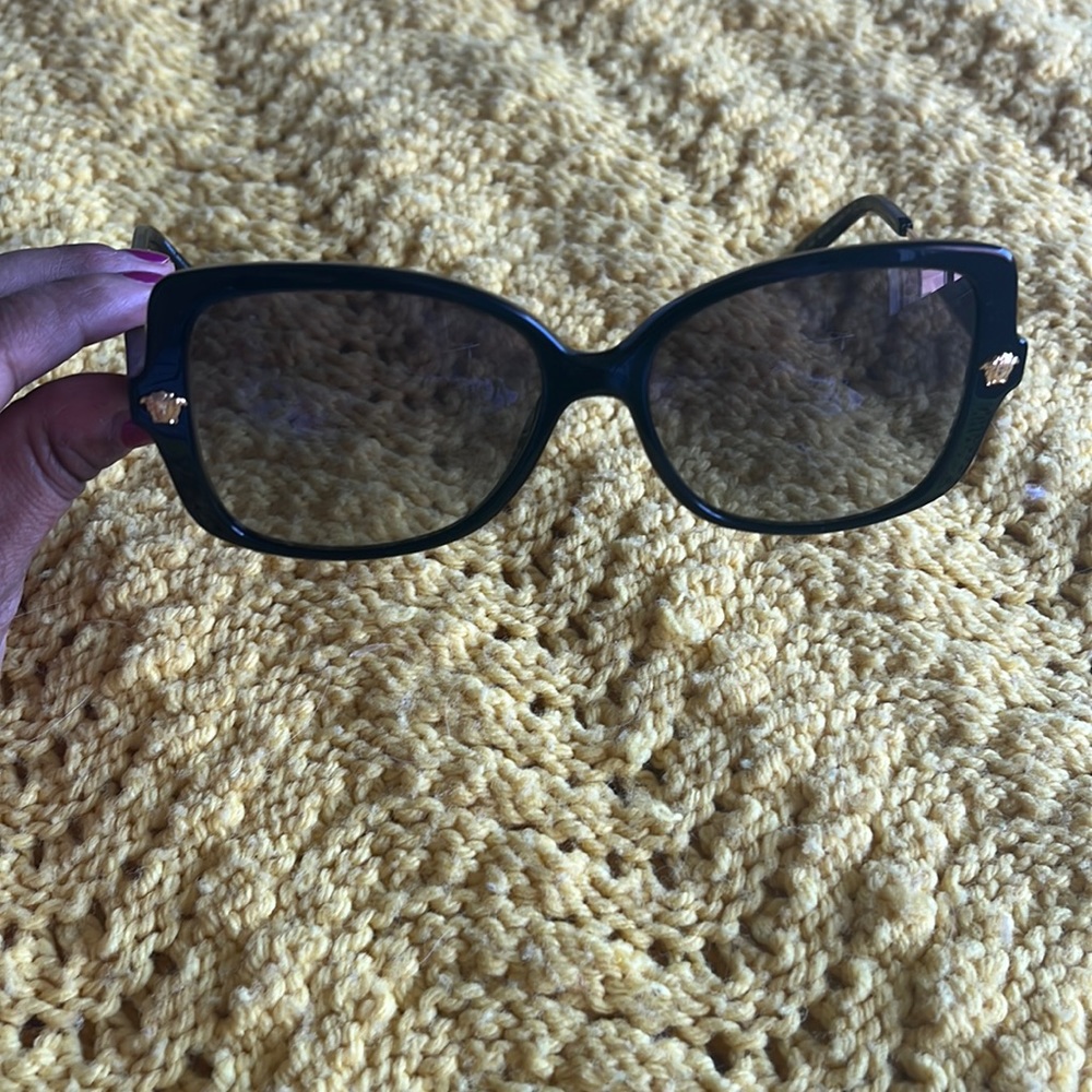 Authentic VERSACE SUNGLASSES 🌞 - Picture 2 of 6